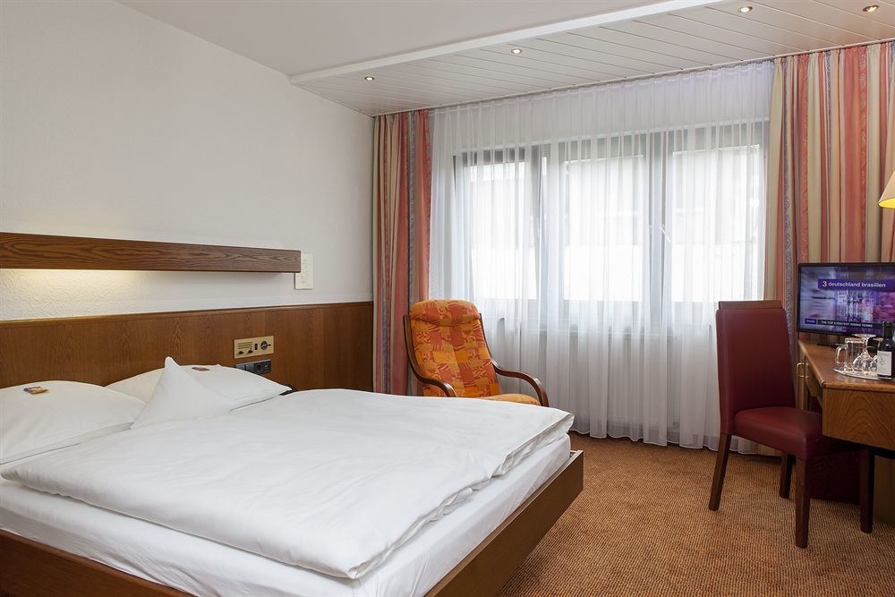 Hotel Lamm Ostfildern Exterior photo